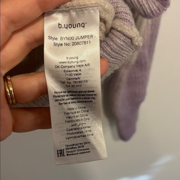 b.young Lavender and Cream Knit Sweater - Picture 3 of 11